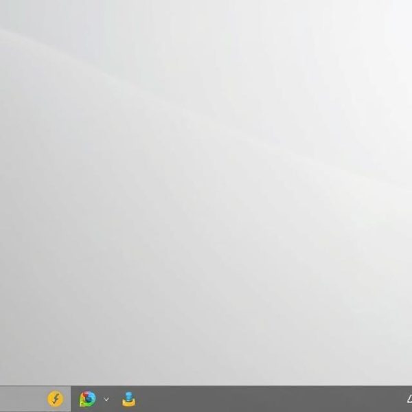 What is a system tray on a computer?